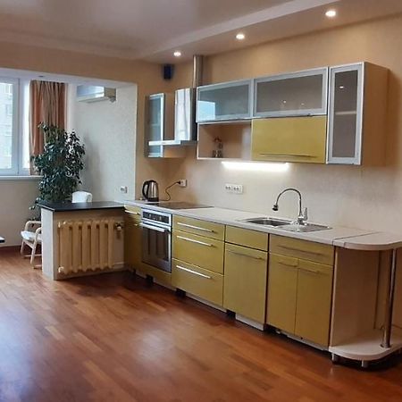 1/10 Вулиця Радунська Apartment Kyiv Exterior photo
