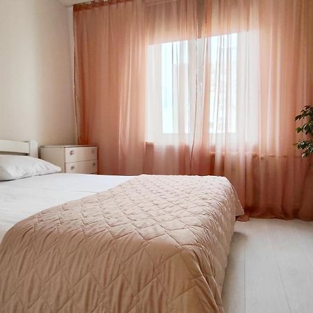 1/10 Вулиця Радунська Apartment Kyiv Exterior photo