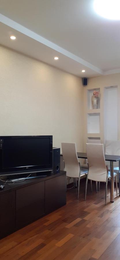 1/10 Вулиця Радунська Apartment Kyiv Exterior photo
