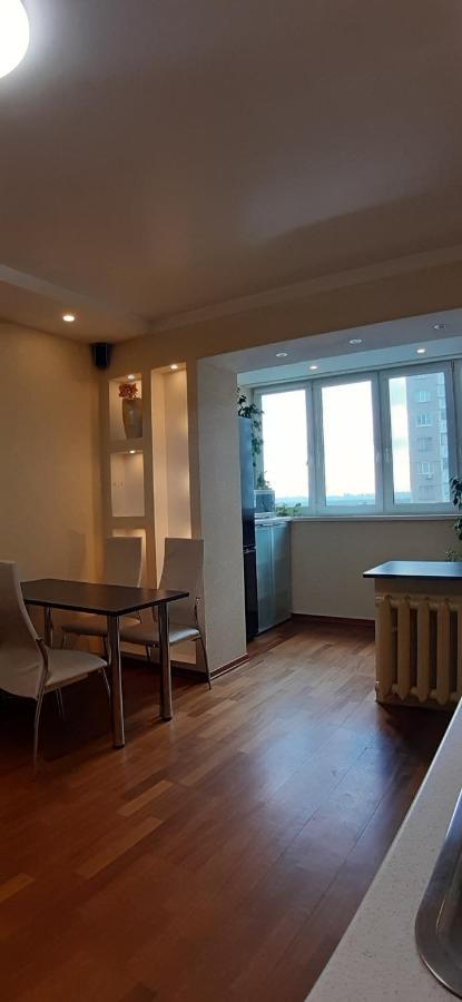 1/10 Вулиця Радунська Apartment Kyiv Exterior photo